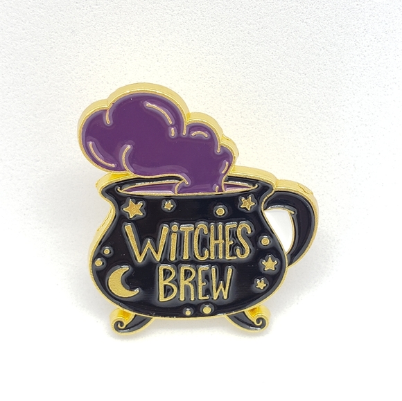 Jewelry - {5/$25} witch's brew cauldron pin